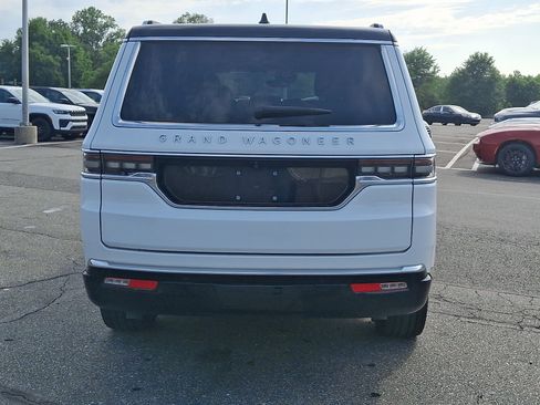 Used 2025 Jeep Grand Wagoneer 4WD image 5