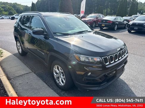 Used 2024 Jeep Compass Latitude AWD/4WD image 1