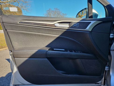 Used 2013 Ford Fusion SE image 12