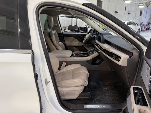 Used 2023 Lincoln Aviator Reserve w/ Equipment Group 201A AWD/4WD image 15