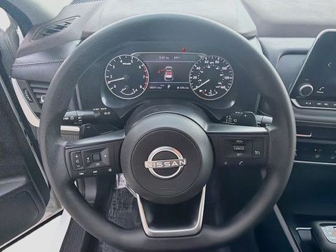 Used 2023 Nissan Rogue S AWD/4WD image 18