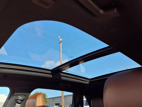 Certified 2023 Lincoln Nautilus Reserve w/ Luxury Package FWD image 9
