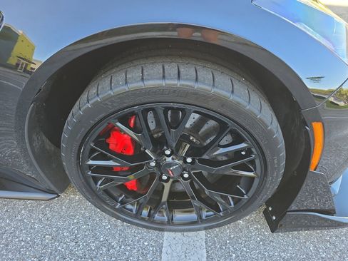 Used 2016 Chevrolet Corvette Z06 w/ 3LZ Preferred Equipment Group image 27