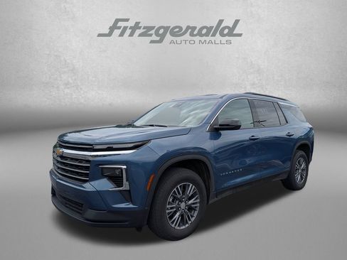 Used 2026 Chevrolet Traverse LT AWD/4WD image 3