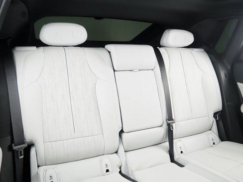 Used 2024 Cadillac Lyriq AWD Luxury image 16