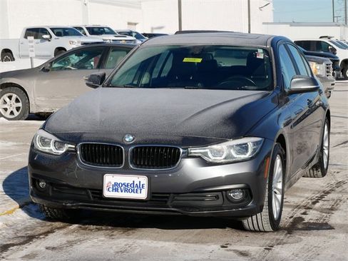 Used 2018 BMW 320i xDrive 320i xDrive w/ Convenience Package image 3