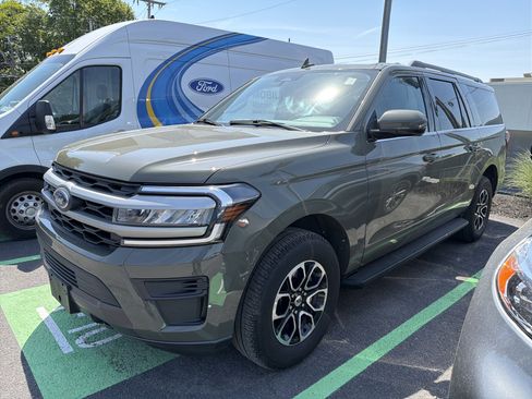 Used 2024 Ford Expedition Max XLT AWD/4WD image 4