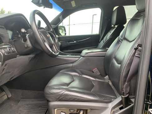 Used 2017 Cadillac Escalade Platinum AWD/4WD image 16