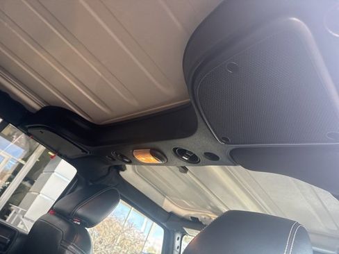 Used 2016 Jeep Wrangler Unlimited Rubicon image 41