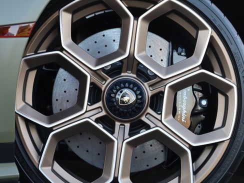 Used 2023 Lamborghini Huracan Tecnica RWD image 57