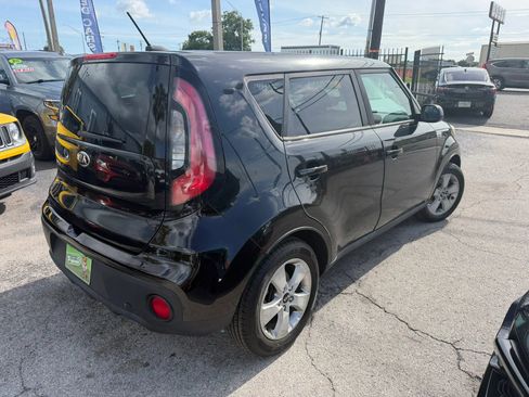 Used 2017 Kia Soul FWD image 4