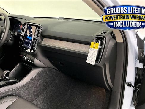 New 2026 Volvo XC40 B5 Core AWD/4WD image 13