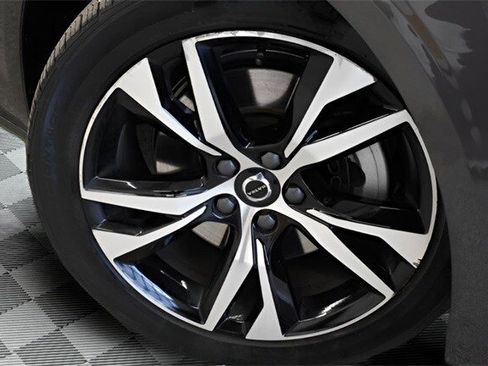 Used 2025 Volvo S60 B5 Core image 13