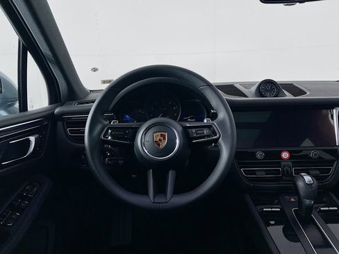 New 2026 Porsche Macan image 25