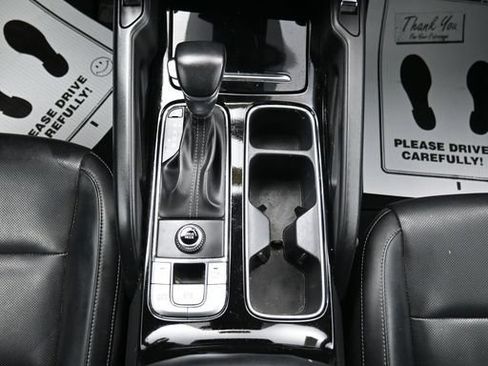 Used 2022 Kia Telluride S FWD image 22