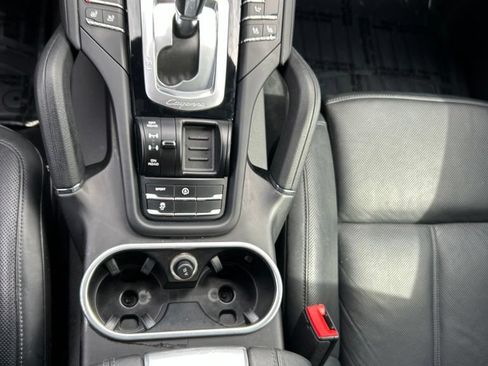 Used 2016 Porsche Cayenne AWD/4WD image 13
