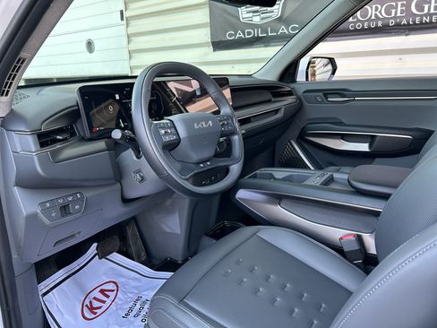 Certified 2026 Kia EV9 Wind AWD/4WD image 10
