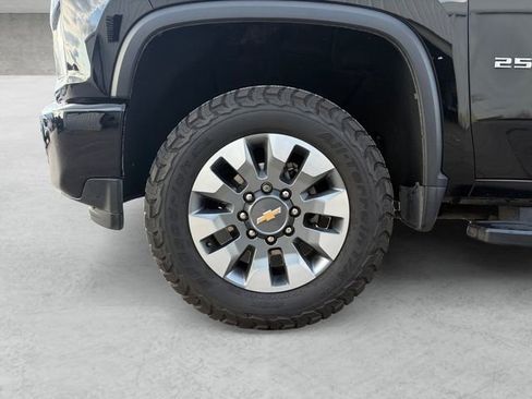 Used 2022 Chevrolet Silverado 2500 Custom w/ Custom Value Package AWD/4WD image 23