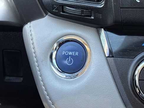 Used 2018 Toyota RAV4 XLE w/ Convenience Package image 17