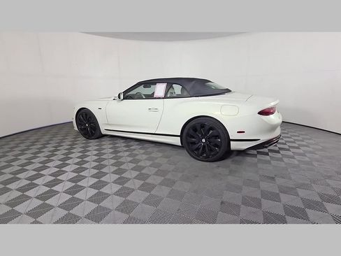 Used 2025 Bentley Continental GTC AWD/4WD image 43