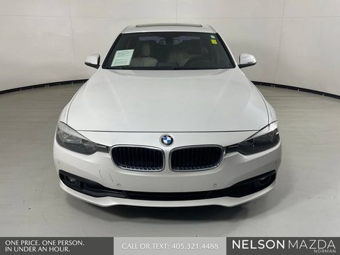 Used 2017 BMW 320i Sedan RWD image 2