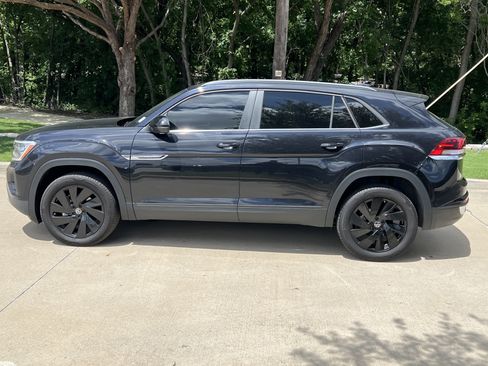 Certified 2026 Volkswagen Atlas Cross Sport SE w/ Panoramic Sunroof Package AWD/4WD image 6