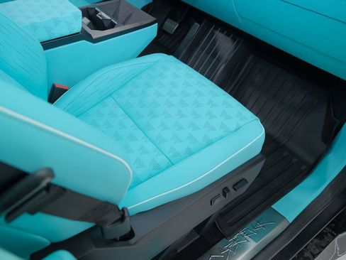 Used 2025 Tesla Cybertruck AWD Crew Cab image 42