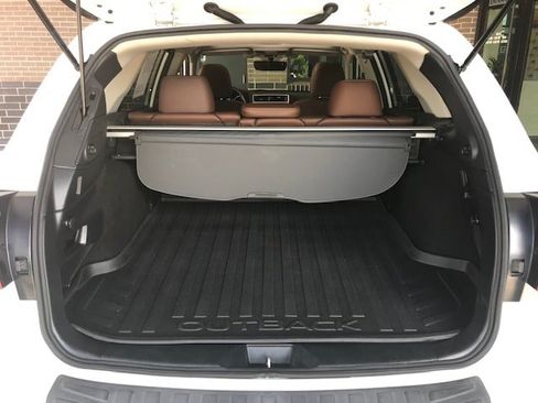 Used 2019 Subaru Outback 3.6R Touring AWD/4WD image 10