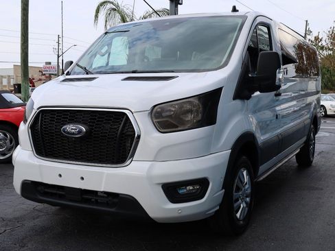 Used 2022 Ford Transit 350 XLT RWD image 2