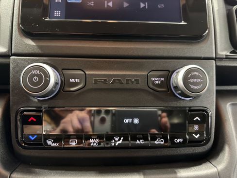 Used 2025 RAM ProMaster 2500 w/ Convenience Group FWD image 32