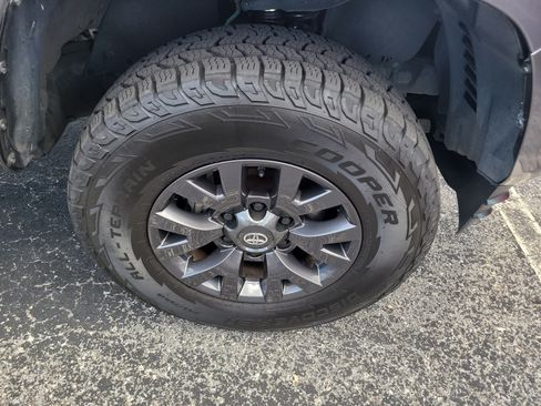 Used 2021 Toyota Tacoma SR w/ SR Convenience Package RWD image 9
