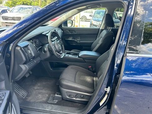 Used 2024 Nissan Pathfinder SV FWD image 5