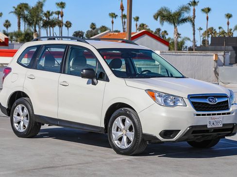 Used 2015 Subaru Forester 2.5i w/ Alloy Wheel Package AWD/4WD image 4