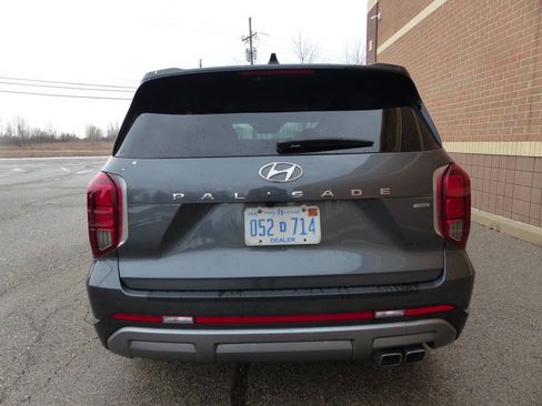 Used 2023 Hyundai Palisade Limited w/ Cargo Package image 8