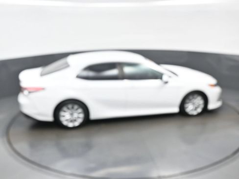 Used 2019 Toyota Camry LE w/ Convenience Package FWD image 40