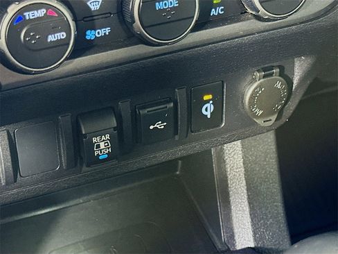 Used 2023 Toyota Tacoma TRD Off-Road image 30