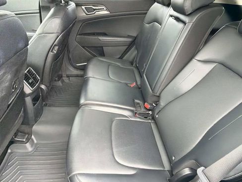 Used 2023 Kia Sportage EX image 18