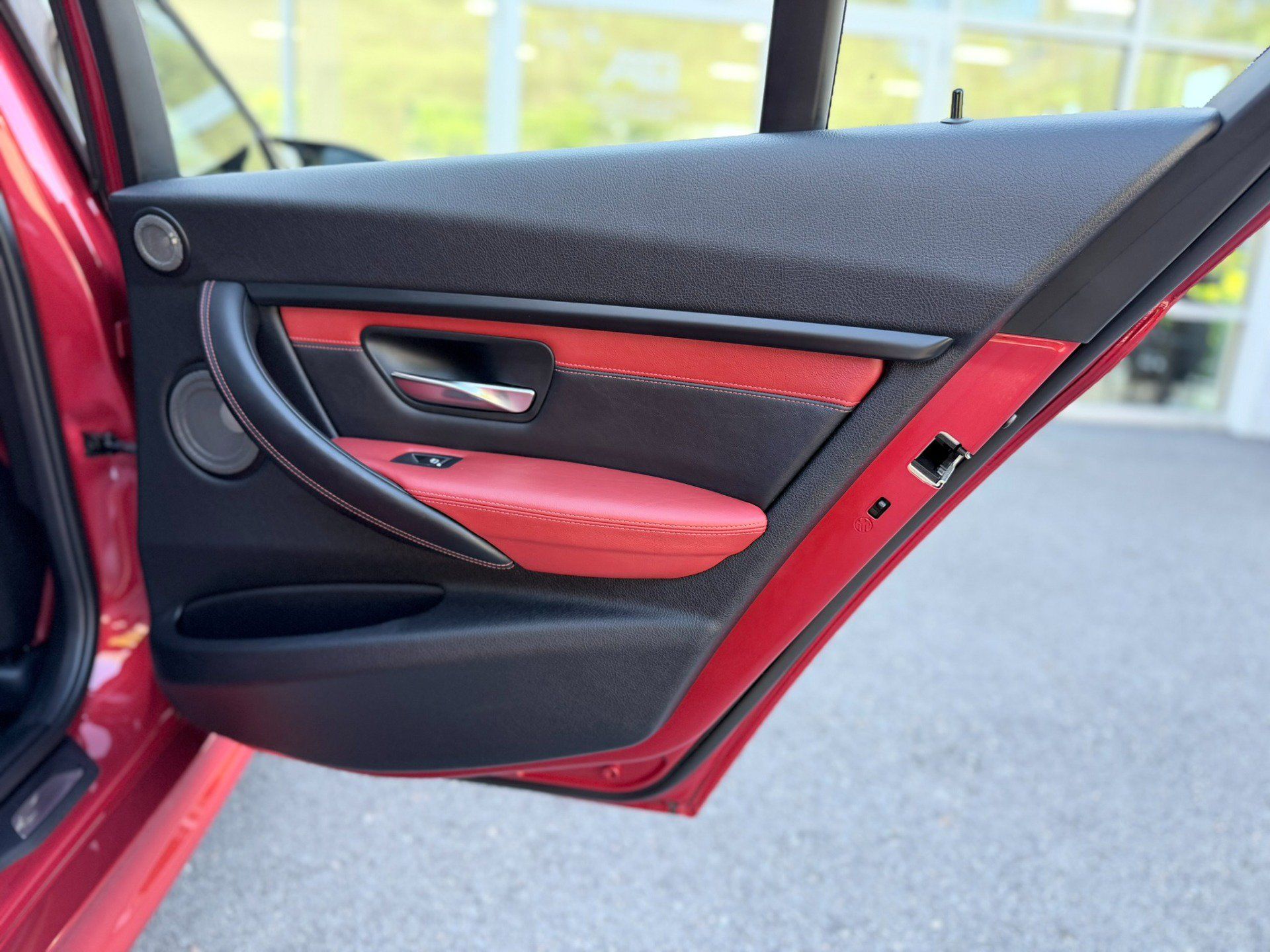 Used 2016 BMW M3 RWD image 40
