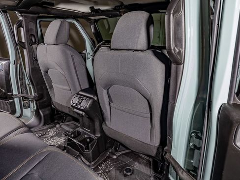 Used 2024 Jeep Wrangler Willys AWD/4WD image 30