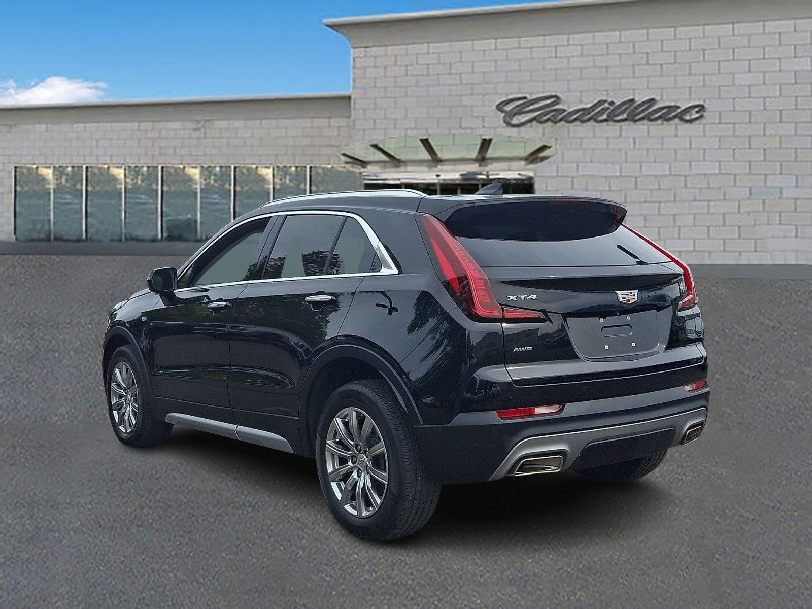 Certified 2023 Cadillac XT4 Premium Luxury w/ Cold Weather Package AWD/4WD image 6