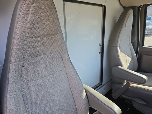Used 2018 Chevrolet Express 3500 w/ Power Convenience Package image 11