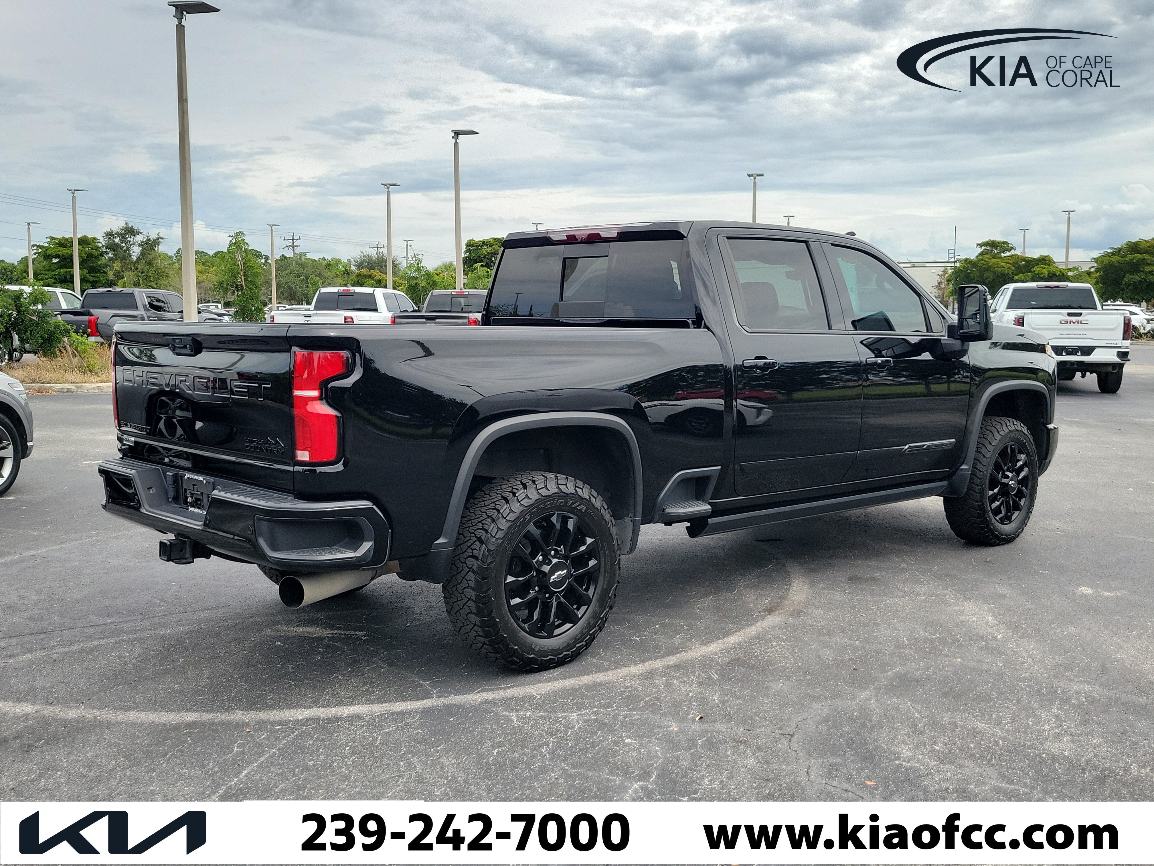 Used 2025 Chevrolet Silverado 2500 High Country w/ Midnight Edition AWD/4WD image 6