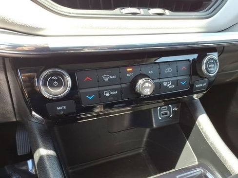 Used 2022 Jeep Compass Limited AWD/4WD image 20