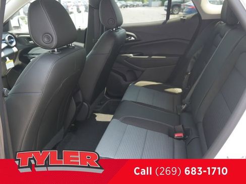 New 2025 Chevrolet Trax LT image 40