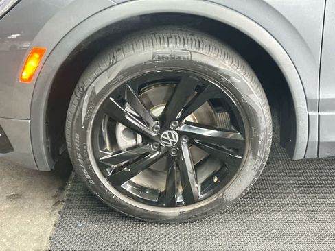 Certified 2024 Volkswagen Tiguan SE R-Line FWD image 11