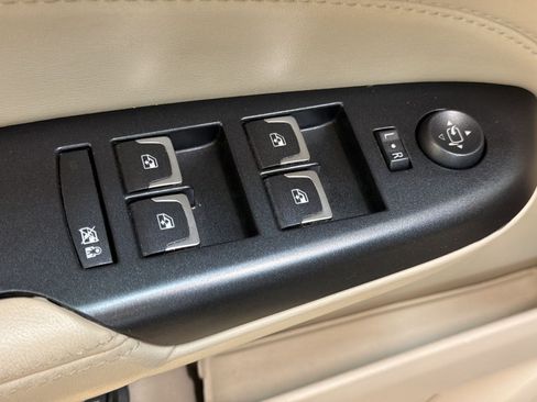 Used 2015 Cadillac SRX Luxury w/ Driver Awareness Package FWD image 19