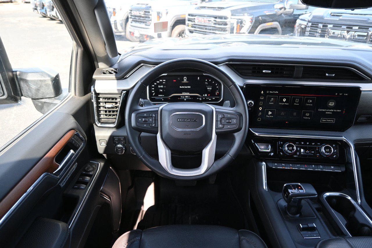 Used 2023 GMC Sierra 1500 Denali w/ Technology Package AWD/4WD image 9