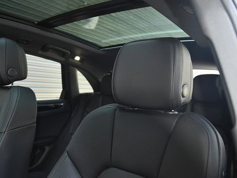 Certified 2025 Porsche Macan image 39