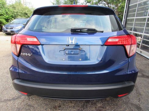 Used 2017 Honda HR-V LX image 5