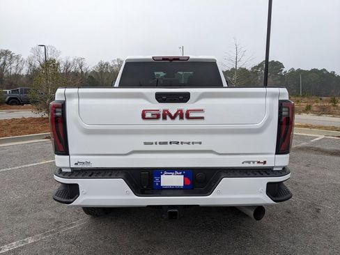 Used 2025 GMC Sierra 2500 AT4 image 20